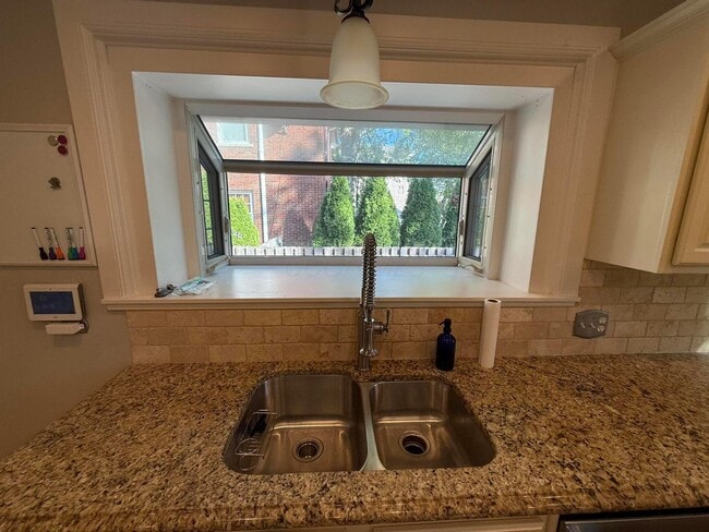 Building Photo - 2629 E Broad St