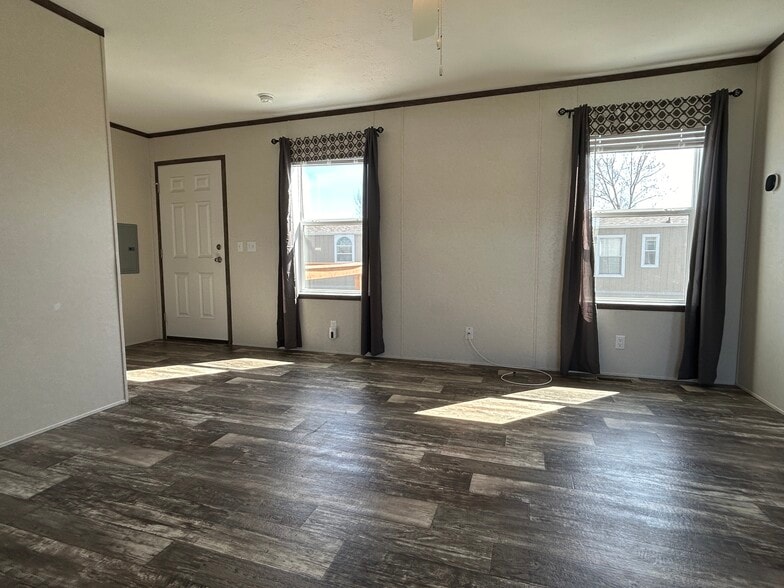 Building Photo - 18 Skeena St