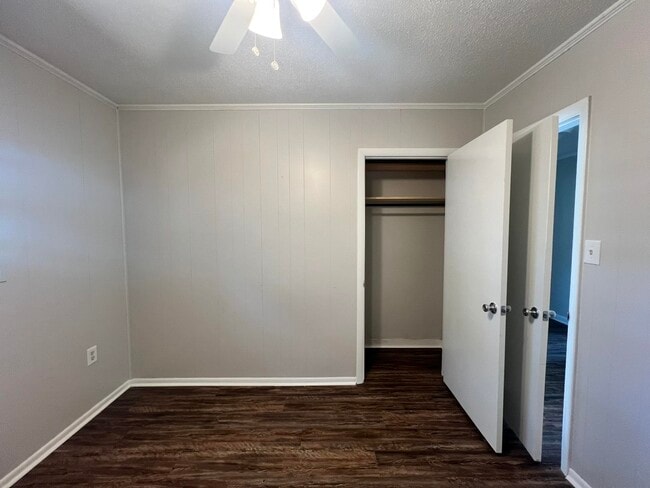 Building Photo - 2613 Rippee Rd