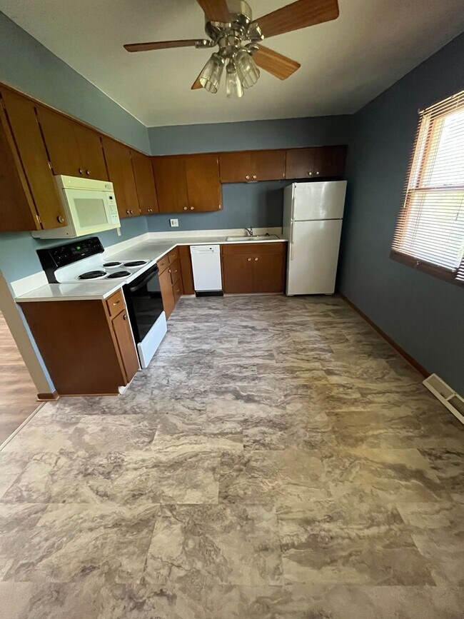 Building Photo - 848 S 19th Street