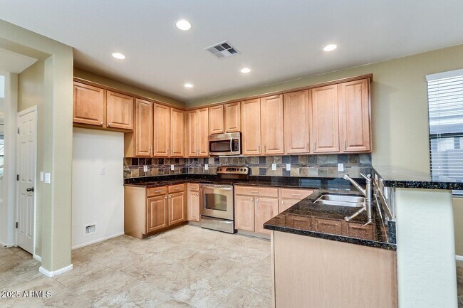 Building Photo - 869 E Doral Ct