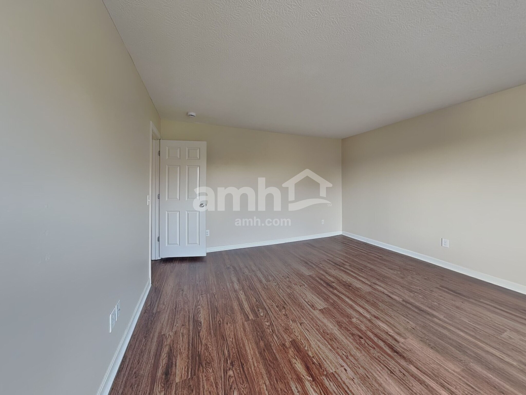 Building Photo - 924 Fresno St