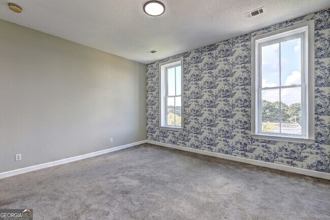 Building Photo - 123 S Broad St