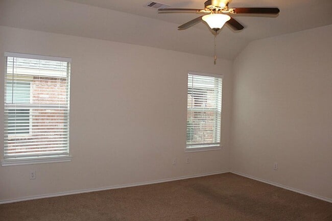 Building Photo - 3043 Heather Grove Lane