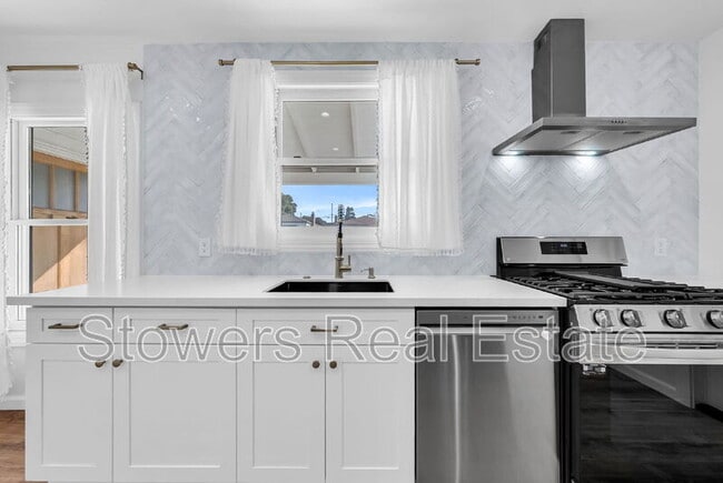 Building Photo - 21747 Orange Ave