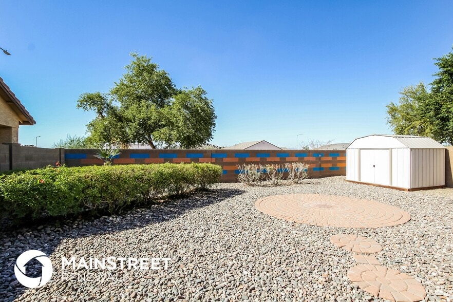 Building Photo - 4710 S 102nd Ln