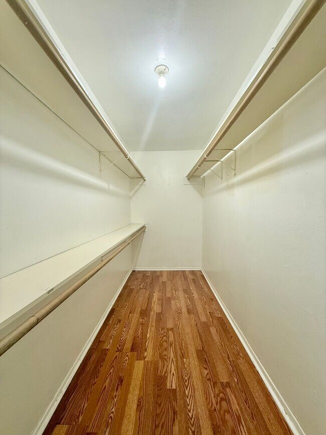 Building Photo - Charming one story Condo in Post Oak
