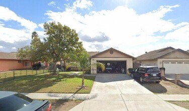 Building Photo - 14965 Manzanita Dr