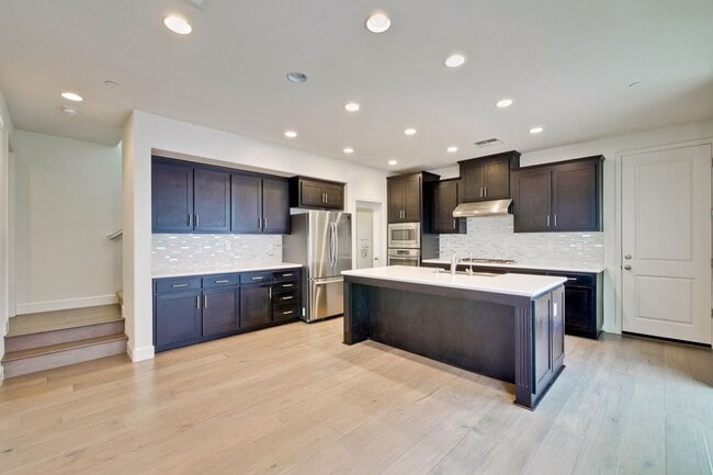Building Photo - Gorgeous Santa Clara Home with Pool, EV Ho...