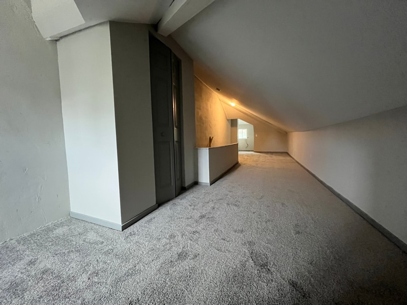 Building Photo - 284 W Maple St