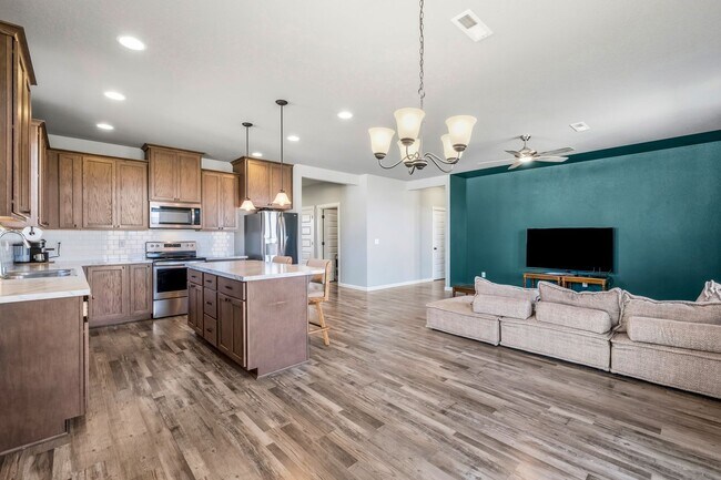 Building Photo - 3 bed 2 bath Home for Rent-Quincy