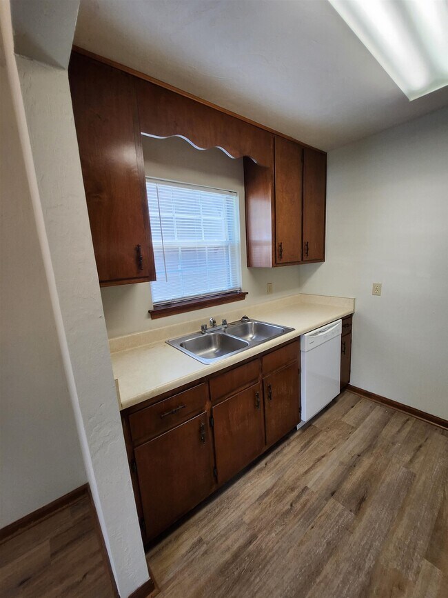 Building Photo - 2061 Rickards Rd