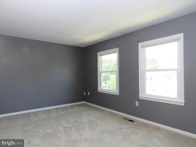 Building Photo - 3013 Hickory Grove Ct