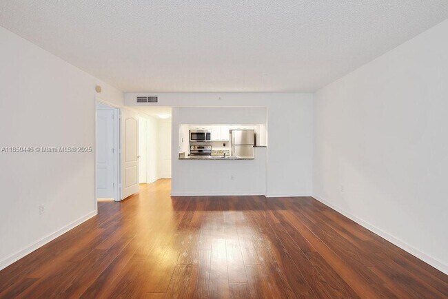 Building Photo - 1756 N Bayshore Dr