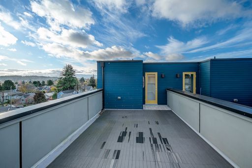 Building Photo - Stunning Modern 2 Bedroom Townhome in Ballard! AVAILABLE January 10th!