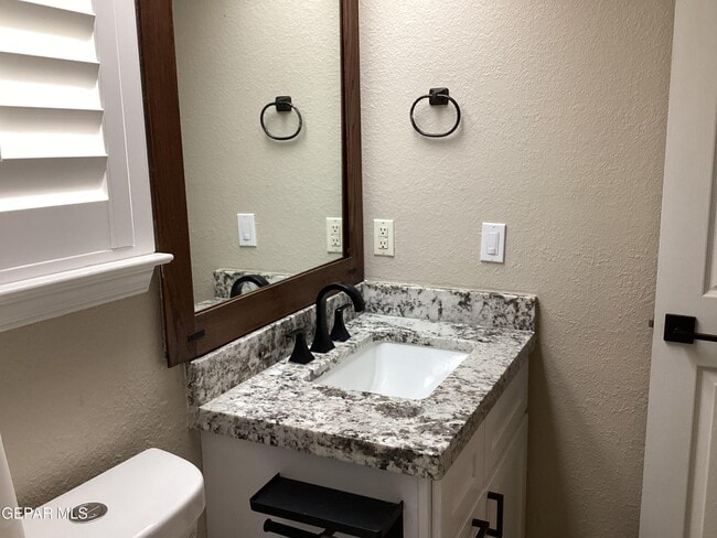 Building Photo - 305 Cloud Song E