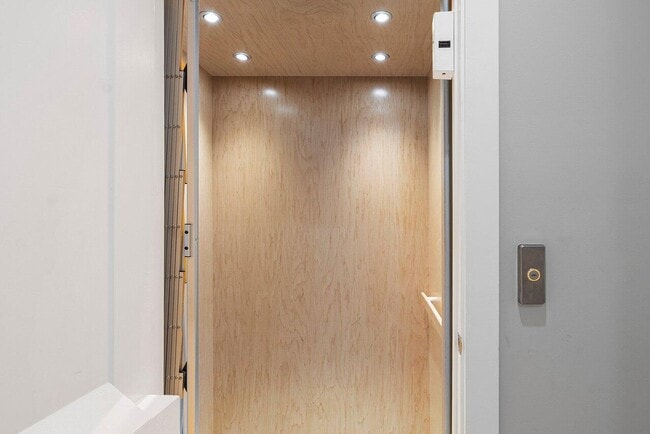 Building Photo - 1841 NW 42nd Dr