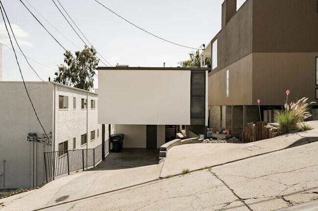 Building Photo - 1773 Torrance St