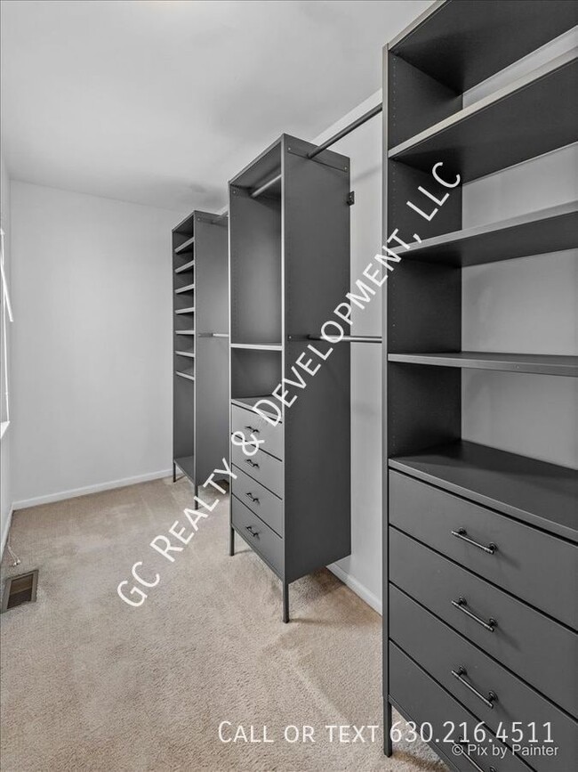 Building Photo - 2864 Rutland Cir