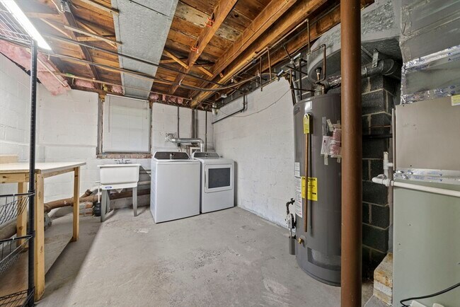 Building Photo - 28 Hillside Ave