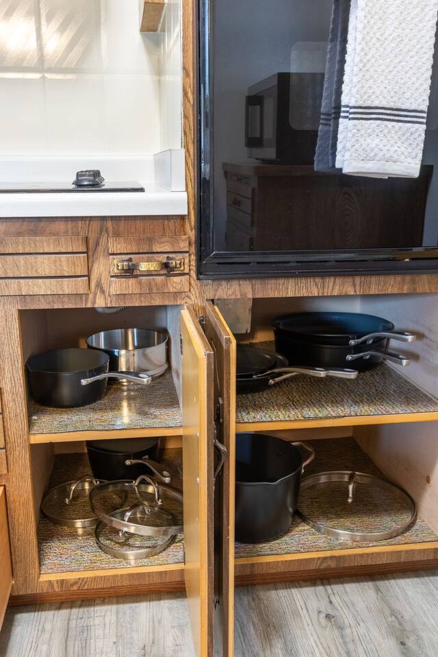 Building Photo - 1221 Kenwood St