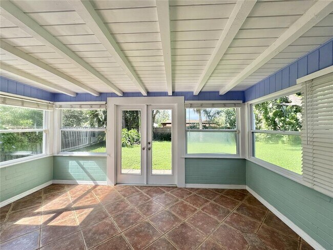 Building Photo - 2151 Datura St