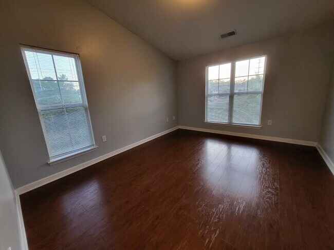 Building Photo - 339 Westbend Dr