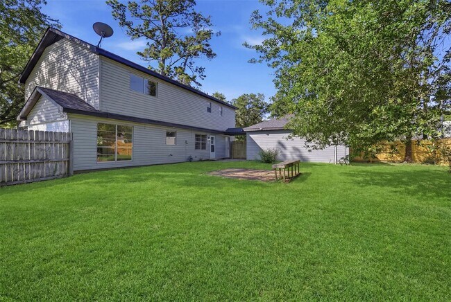 Building Photo - 3930 Cypress Hill Dr