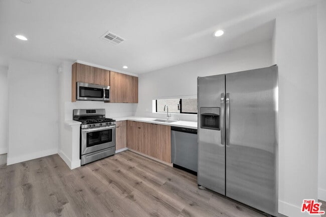 Building Photo - 11520 Emelita St
