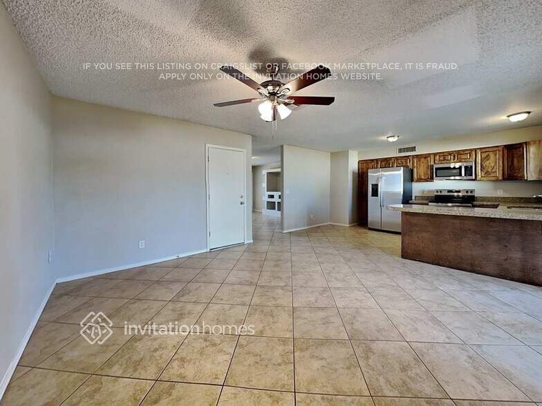 Building Photo - 618 N 69th Ave