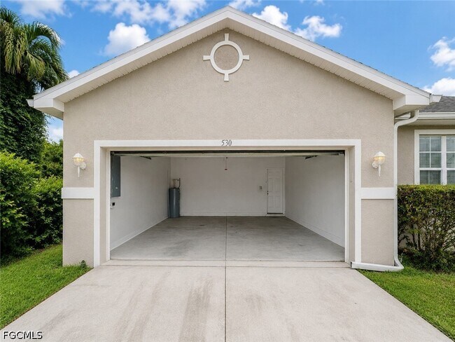 Building Photo - 530 Kilgour Ave S