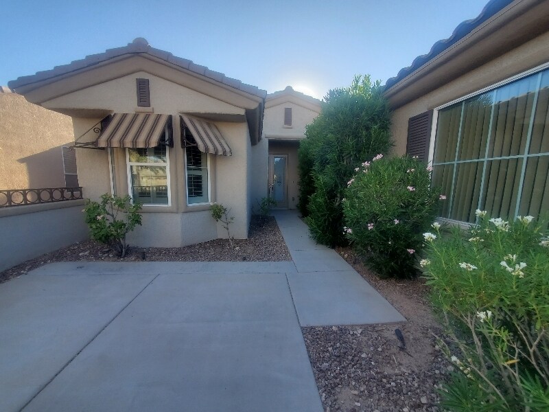 Building Photo - 5049 Alfingo St