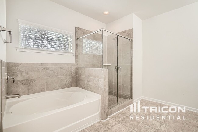 Building Photo - 355 Hillgrove Dr