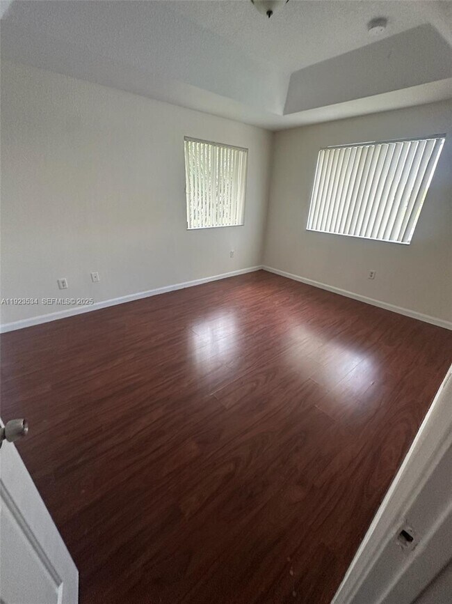 Building Photo - 2505 SE 14th Ave