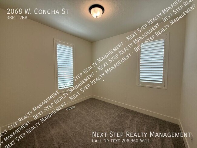 Building Photo - 2068 W Concha St