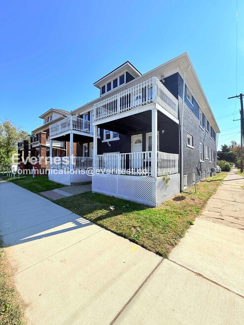Building Photo - 2484 Woodmere St