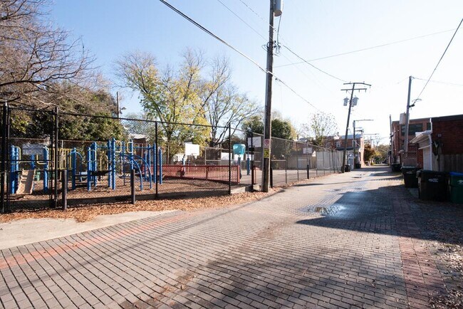 Building Photo - 3120 Grove Ave