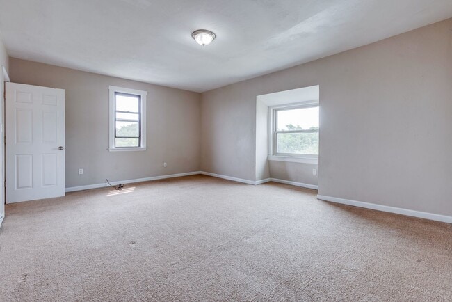 Building Photo - AVAILABLE JUNE 2026 - Spacious 4 Bedroom, 2 Bath Home Minutes from East Carson!