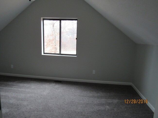 Building Photo - 3 bedroom home in Lake Ozark