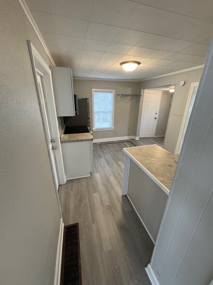 Kitchen - 1220 Moore St
