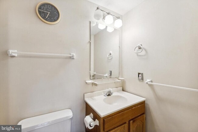 Building Photo - 15023 Oak Crest Ct