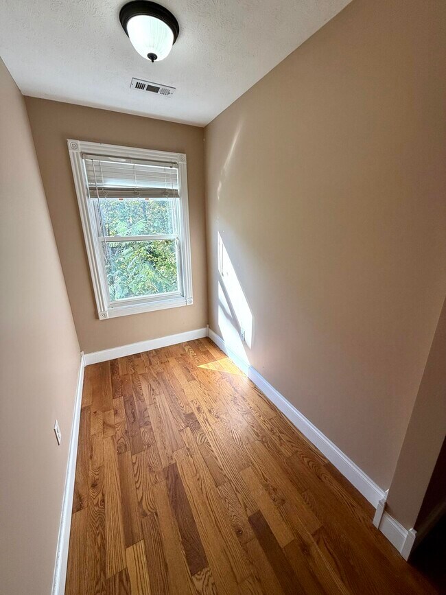 Building Photo - 51 Lee's Ford Dock Rd