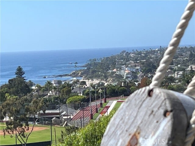 Building Photo - 845 Temple Hills Dr