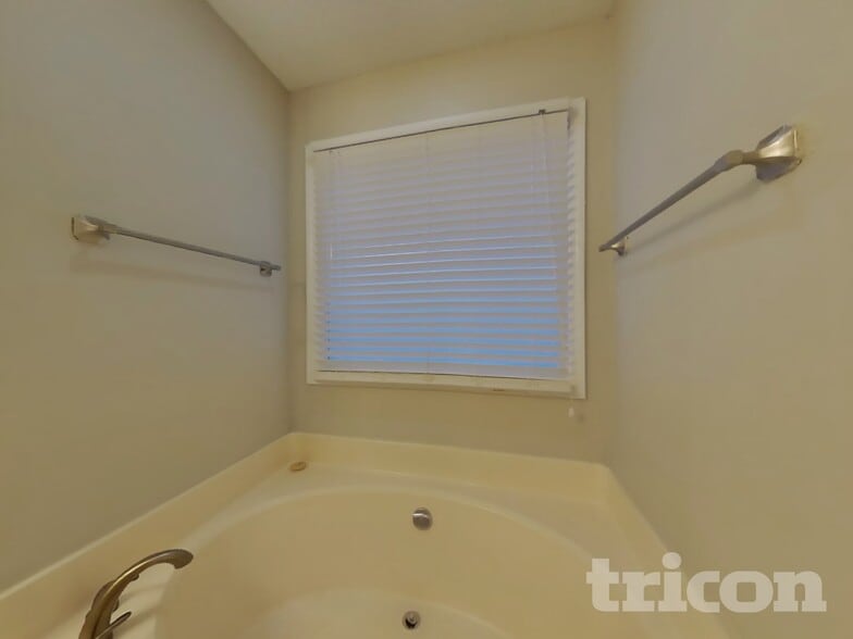 Building Photo - 3 Misty Ridge Pl