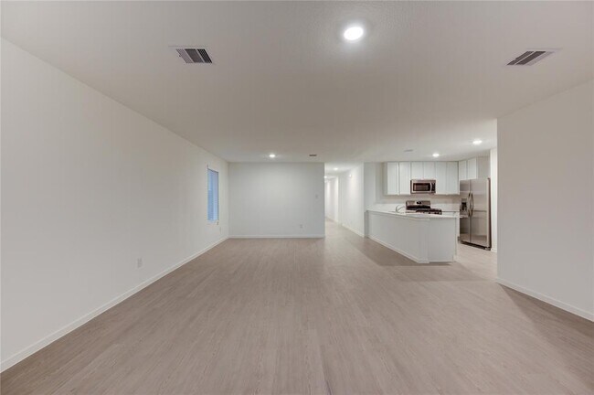 Building Photo - 1610 Birch Wood Dr