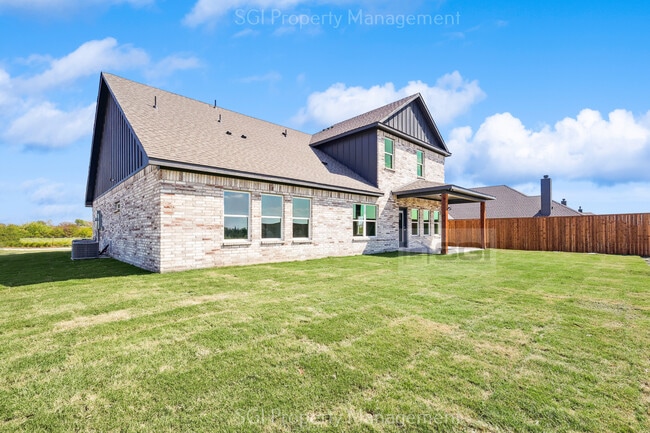 Building Photo - 209 Cedar Elm Ln
