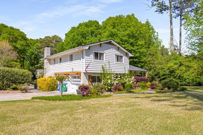 Building Photo - 4014 Foxglove Rd