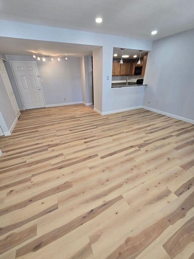 Building Photo - Beautifully renovated TWO-bedroom Condo on third floor with charm.