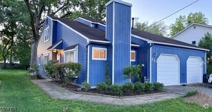 Building Photo - 221 Myrtle Ave