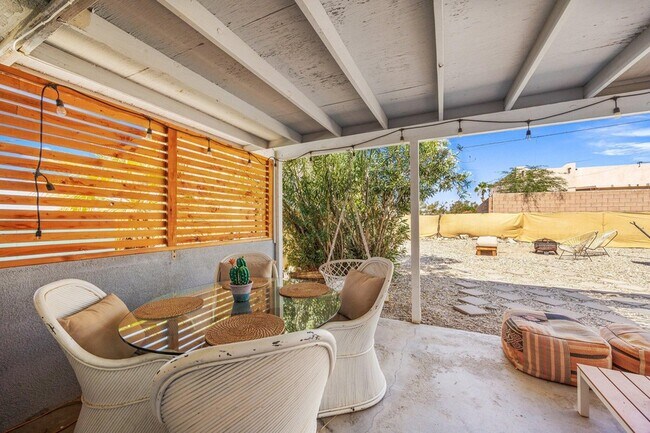 Building Photo - 13215 Deodar Ave